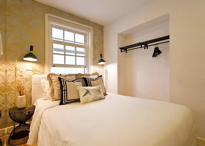 Sao Bento Golden Flat